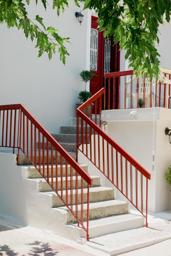 Yard Rooms Corinth Екстериор снимка