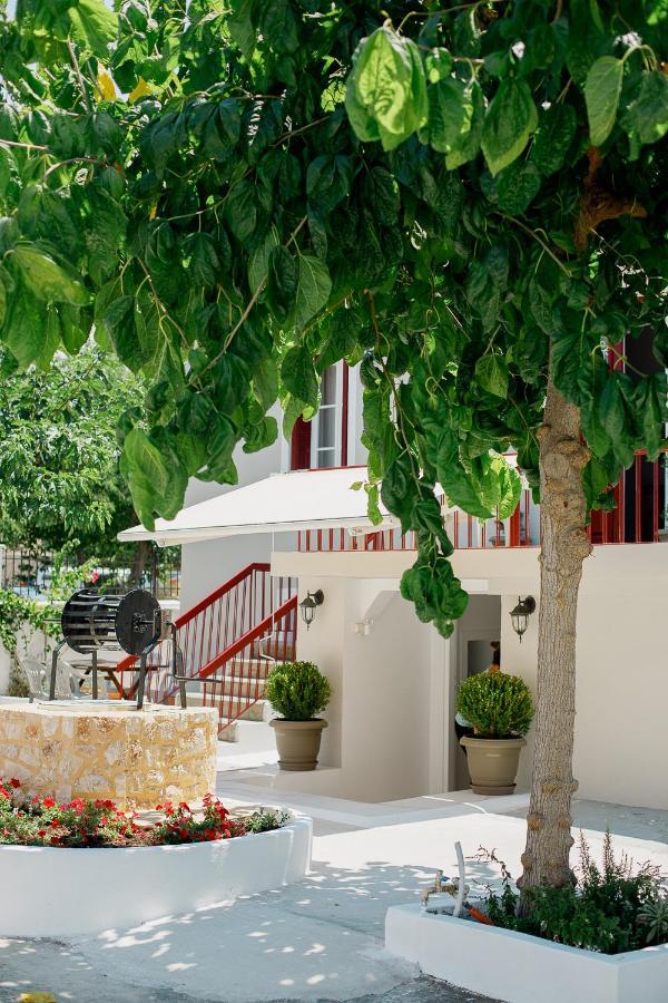 Yard Rooms Corinth Екстериор снимка