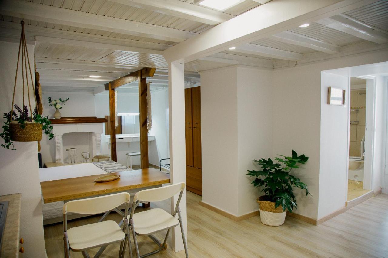 Yard Rooms Corinth Екстериор снимка