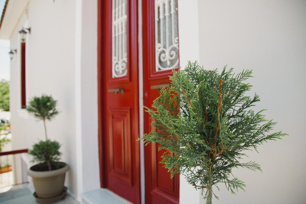 Yard Rooms Corinth Екстериор снимка